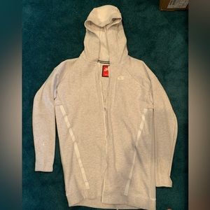 NWOT Nike hoodie, size small